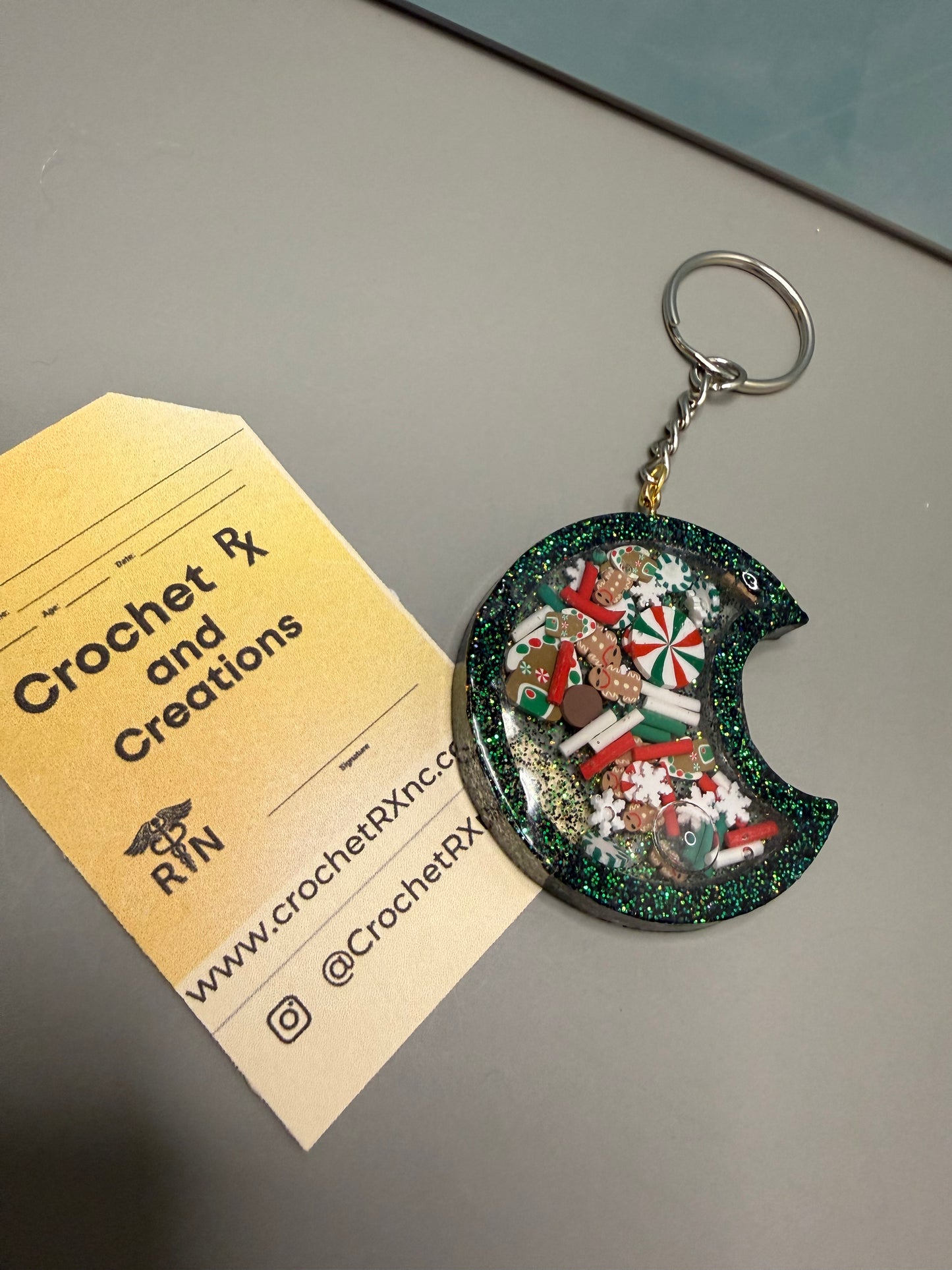 Christmas Keychain Snow Globe Shake