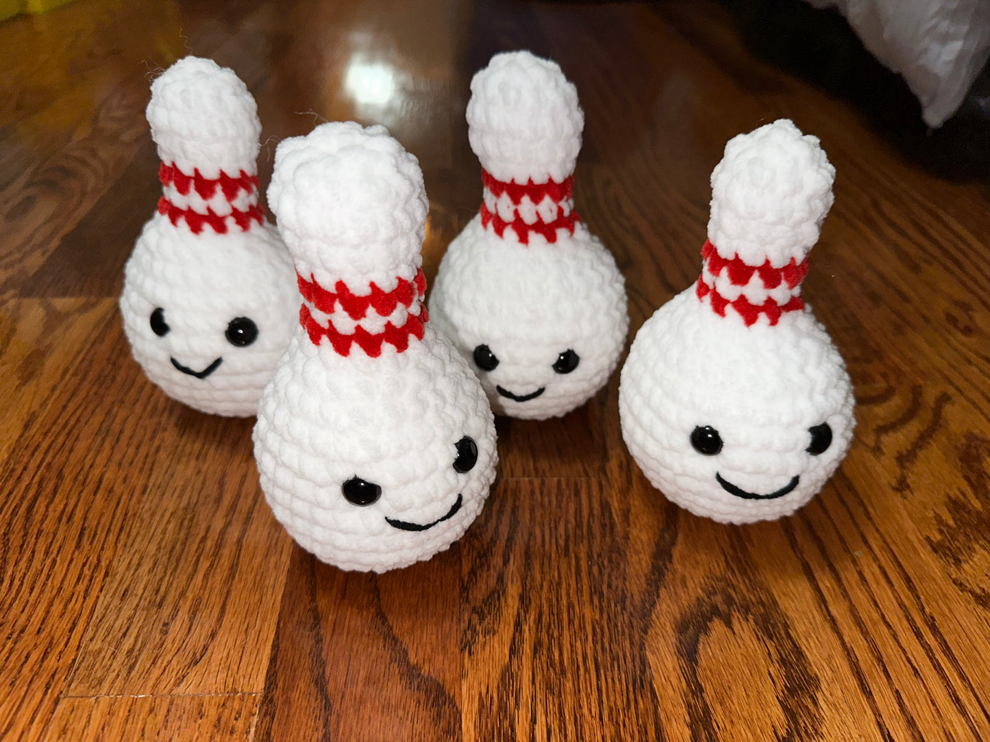 Bowling pin plushie "Strike"